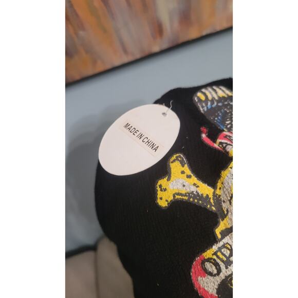 Tianruo Old Glory Skull Beanie Knit Hat NWT Black Skull Crossbones Graphic Biker - Picture 3 of 5